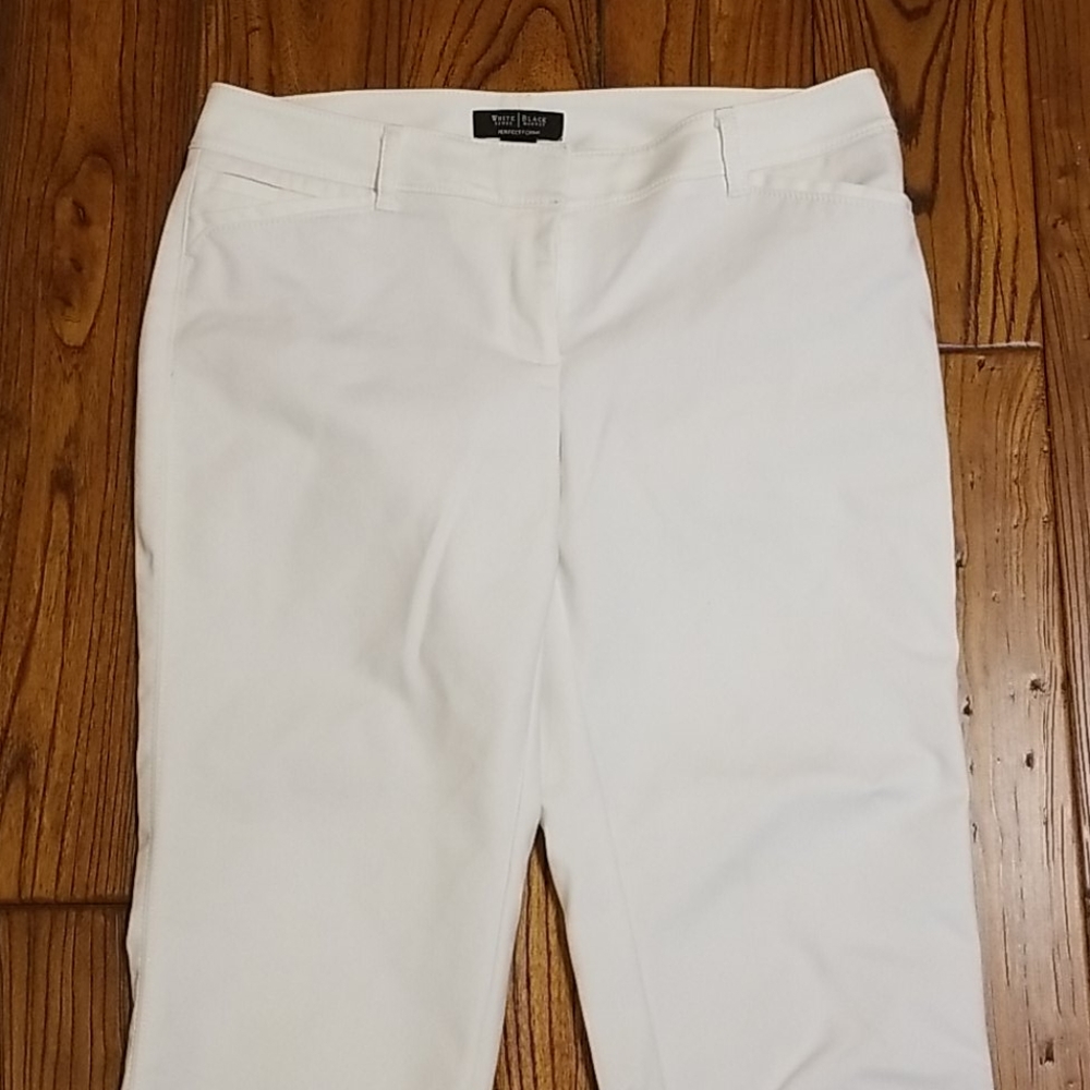 Whbm white slim ankle pants.